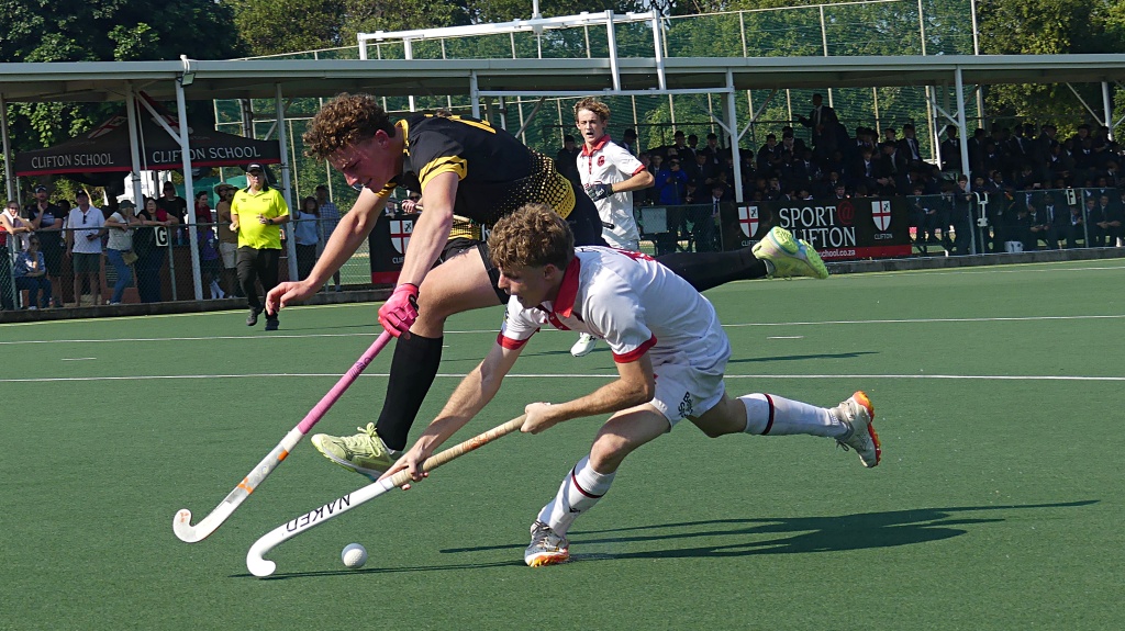 A clumsy challenge resulted in Clifton being awarded a penalty stroke, and Tye Milne converted it. (Photo: Brad Morgan).