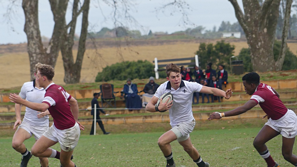 Ruan Mulder's rips through a gap to set up Tom Gurupira for a try. (Photo: Brad Morgan).