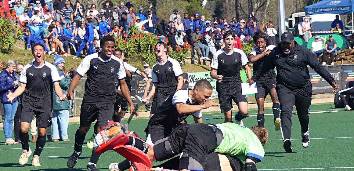 hockey-kzn-coastal-celebrate-040726 Stunner! KZN Coastal wins IPT in mind-blowing final