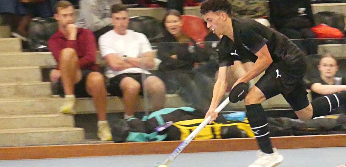 hockey-clifton-ryde-brisset-110826 Clifton 1st team shines in week two of indoor hockey league