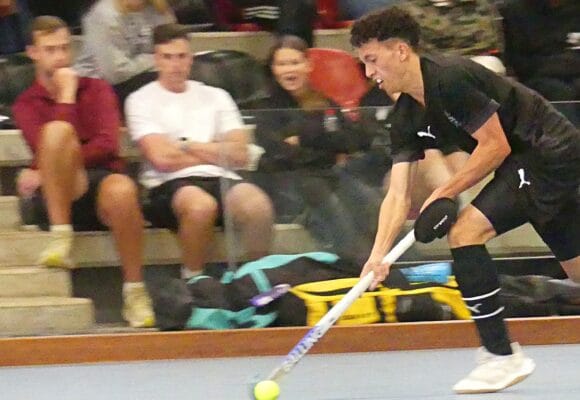 hockey-clifton-ryde-brisset-110826 Clifton 1st team shines in week two of indoor hockey league