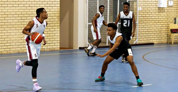 basketball-kearsney-lubanzi-mseleku-171026 Bagaria excels on world stage, Hilton 1st XI downs Kearsney